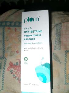 Plum Cica & Hya-Betaine Vegan Mucin Essence