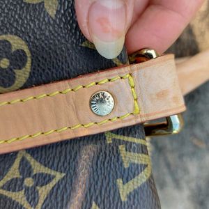 90% Off Authentic Louis Vuitton bag! REDUCED