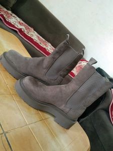 H&M Stylish Brown Suede Chelsea Boots
