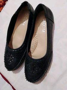 Black Embossed Ballet Flats