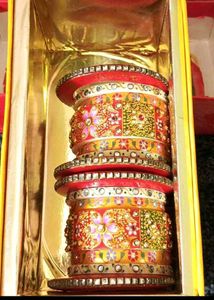 👰 : Heavy Work Lehenga with FREE chuda