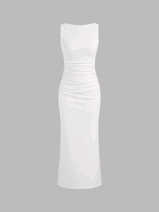 Elegant White Sleeveless Midi Dress