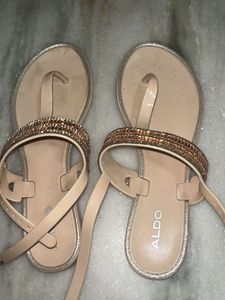 🇨🇦 ALDO Rhinestone Embellished Thong Sandals