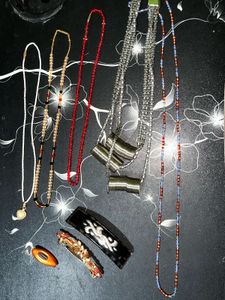 5 elegant neck pieces, 2 hair accessories and a pi