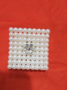 Beautiful Pearl Look White  Hair Clutcher