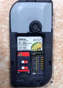 Nokia 7610 feature phone