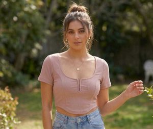 Trendy Cropped Ribbed Top