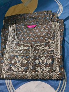 Elegant Kurta Set with Intricate Embroidery