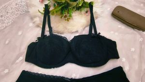 Black Lace Bra and Panty Set