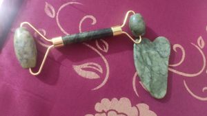 FACIAL ROLLER AND MASSAGER WITH GUA SHA SET