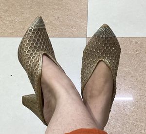 Stunning Embellished Gold Pointed heels (Stelatoes