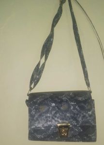 Stylish Snake Print Crossbody Bag