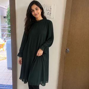 Elegant Dark Green Pleated Dress