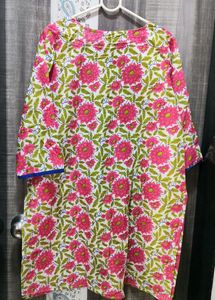 Women's Floral Kurta In Size XXL