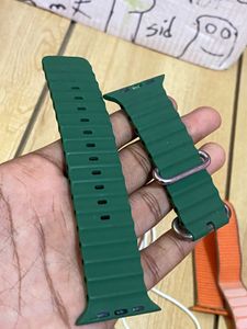 Smartwatch with extra 2bands &amp; charger