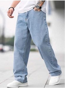 Men's Light Wash Relaxed Fit Jeans