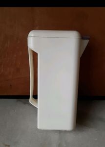 Glass jug and tray utilities