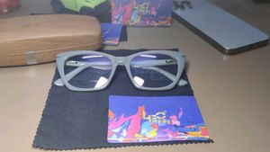 Stylish Grey Cat-Eye Eyeglasses