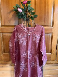 mauve suit With subtle, intricate floral print