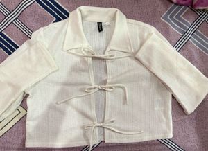 H& M White Tie-Up Cropped Top