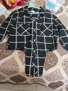 Black and White Checkered  knotted Shirt