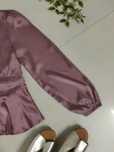 Satin V-Neck Peplum Blouse✨💕