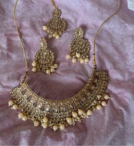 Stunning Kundan Necklace Set with Earrings