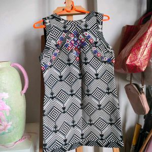 Embellished Geometric Print Kurta