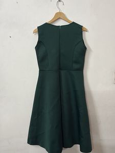 Elegant Green Sleeveless Dress