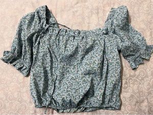 Cute Floral Puff Sleeve Top