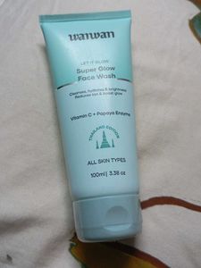 Wanwan Super Glow Face Wash - Vitamin C