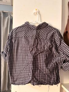 Chic Plaid Cropped Button-Up Shirt