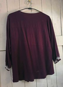 burgundry short kurti with minor flaw