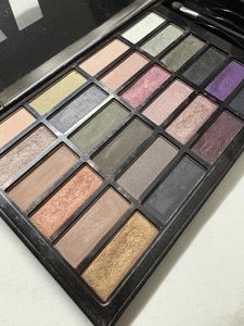 Profusion 24 Shades Eyeshadow Palette Original