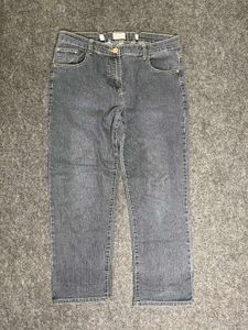 Classic Grey Denim Capris Pants