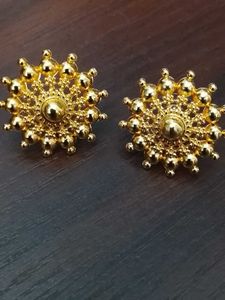 Exquisite Gold Stud Earrings