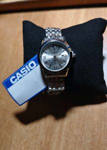 Casio Quartz Watch Women