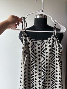 Printed Sleeveless kurti