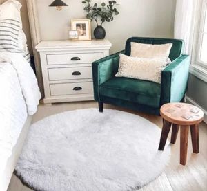 Soft White Round Shaggy Rug