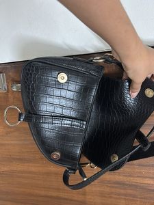 Stylish Black Croc Embossed Crossbody Bag
