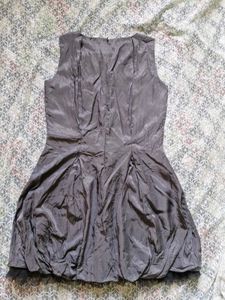 Chic Grey Sleeveless Bubble Hem Dress