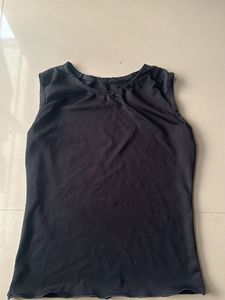 Black Sleeveless Short Inners Like Top