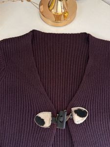 Chic Cardigan with Unique Clasp