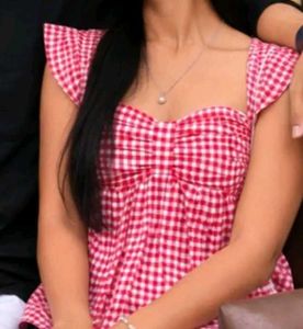 Red Gingham Puff Sleeve Top(New )