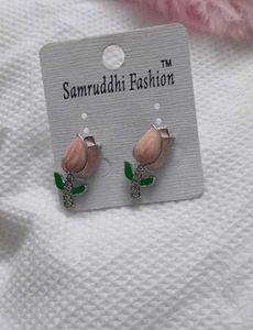Elegant Dangle Earrings with Pearl &amp; Crystal