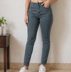 Stylish Grey Skinny Fit Jeans