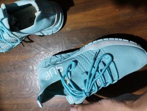 Sports Shoes 🚴‍♀️🏋‍♀️