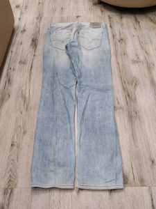 Ma6044 Levi's jeans waist 32 inches