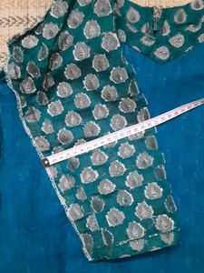 green benarasi kurti,  knee length, 3 quarter sleeves, cotton lining, fit to size s, alterable
