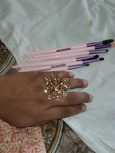 Makeup Brush Set - Pink &amp; Purpl or uske sath ring